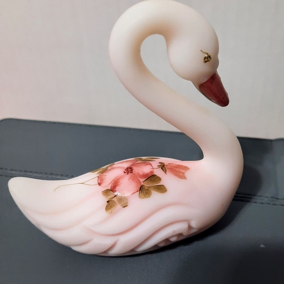 Fenton Glass Satin Rosalene Pink Swan Figurine Hand Painted Artist Signed - Picture 2 of 16